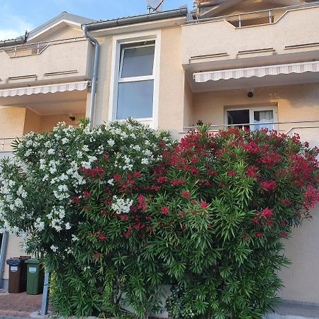 Apartments Zoretic Malinska Bagian luar foto