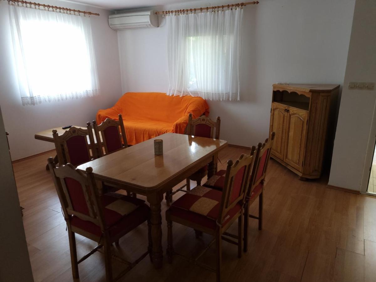 Apartments Zoretic Malinska Bagian luar foto