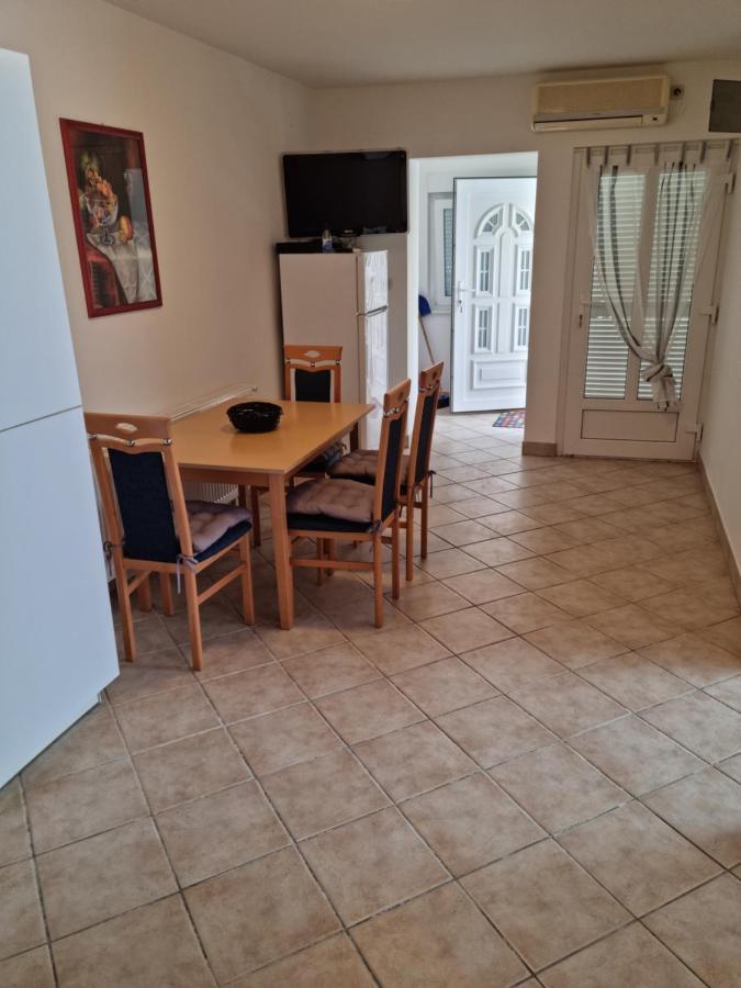 Apartments Zoretic Malinska Bagian luar foto