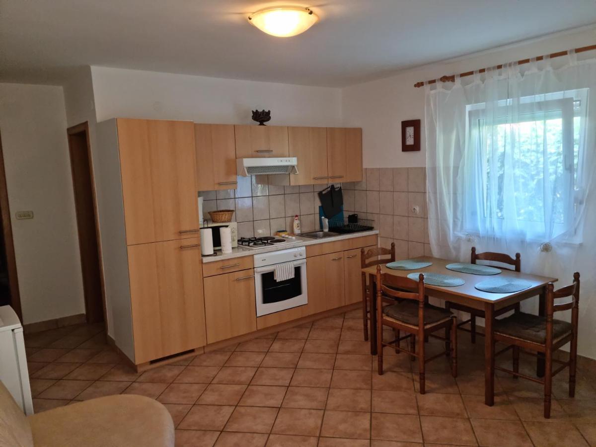 Apartments Zoretic Malinska Bagian luar foto